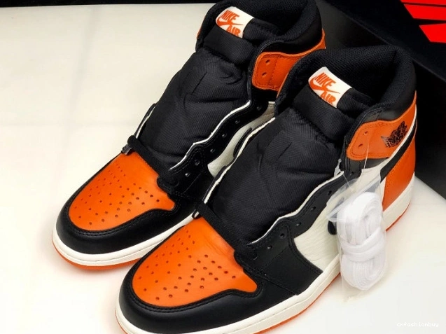 Backboard555088-005 Jordan Retro 1 Air High Shattered OG 0718